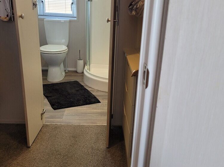 בית מלון כפרי Remarkable 3 Bed House In Hull