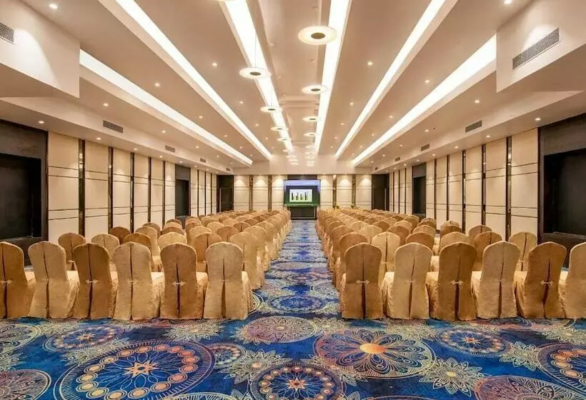 ホテル Sea Breeze Sarovar Portico Varca Goa