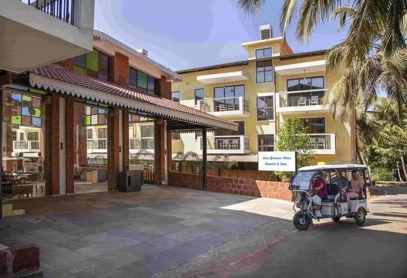 ホテル Sea Breeze Sarovar Portico Varca Goa