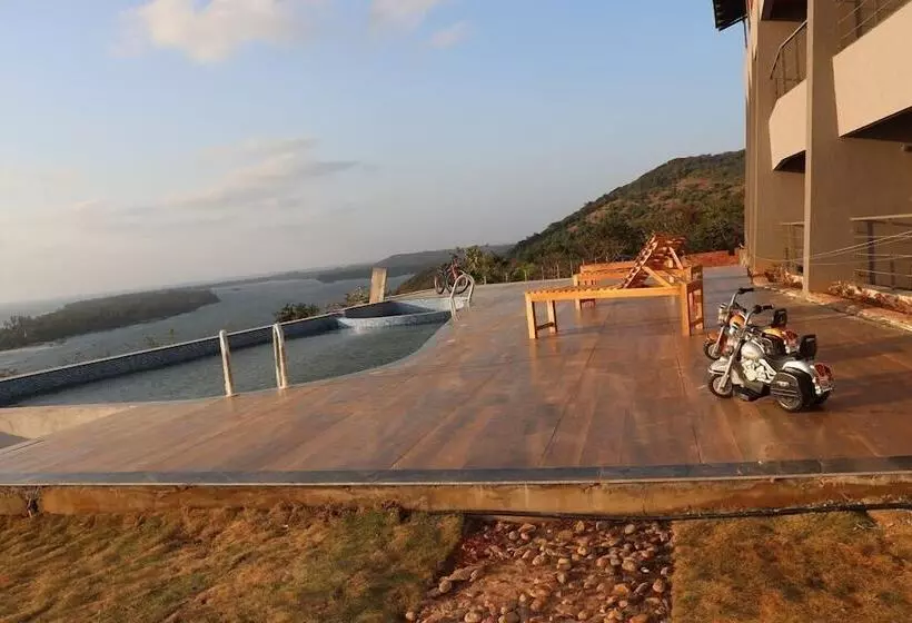 Hotelli Sea Horizon Resort