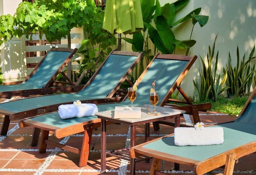 هتل The Muse House