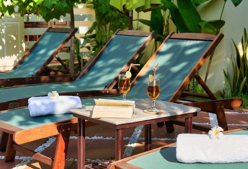 هتل The Muse House