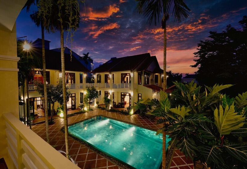 هتل The Muse House