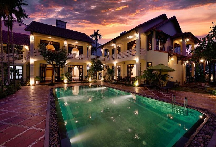 هتل The Muse House