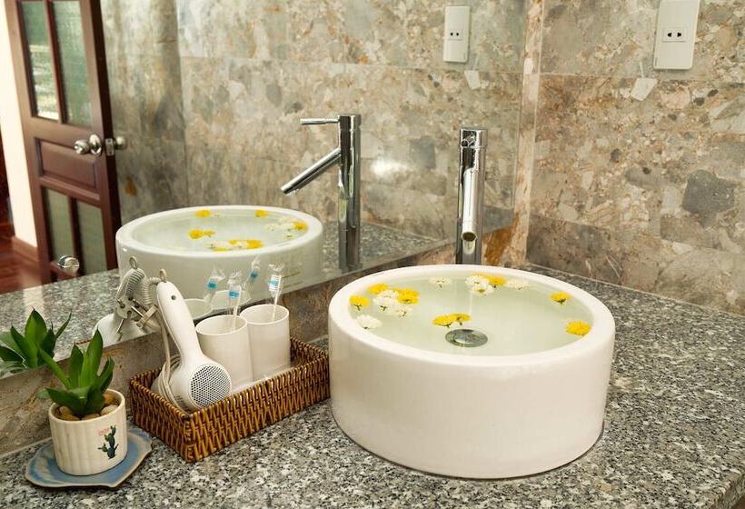 هتل The Muse House