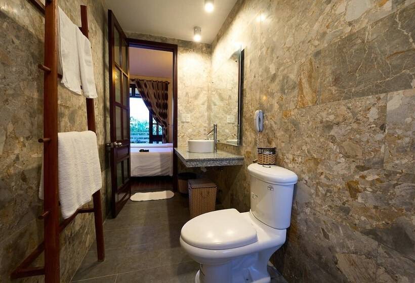 هتل The Muse House