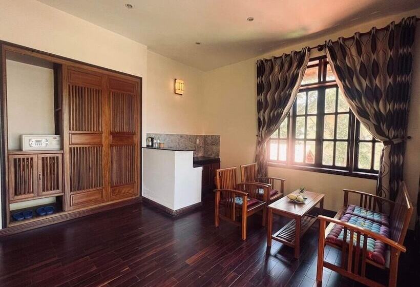 هتل The Muse House