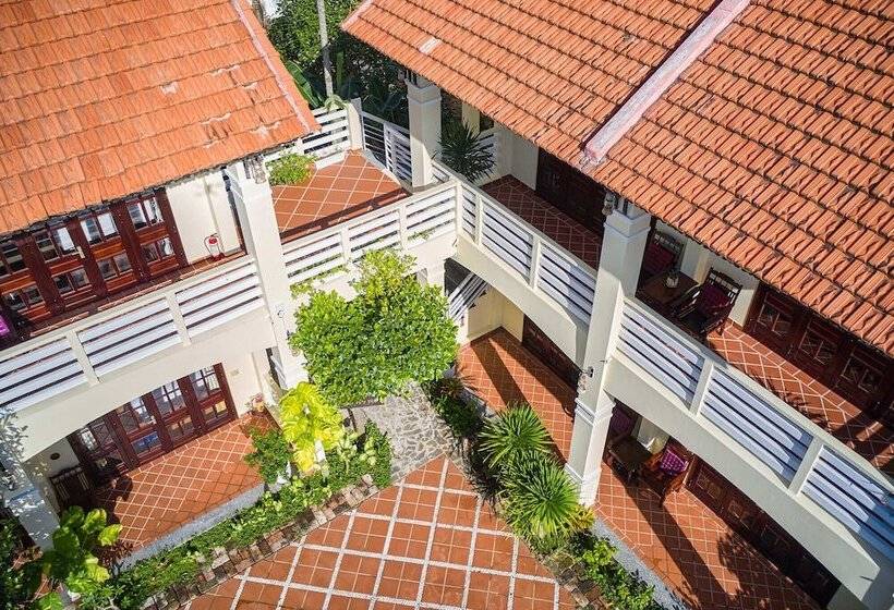 هتل The Muse House