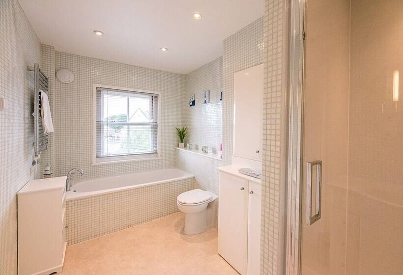 Longshore, Aldeburgh