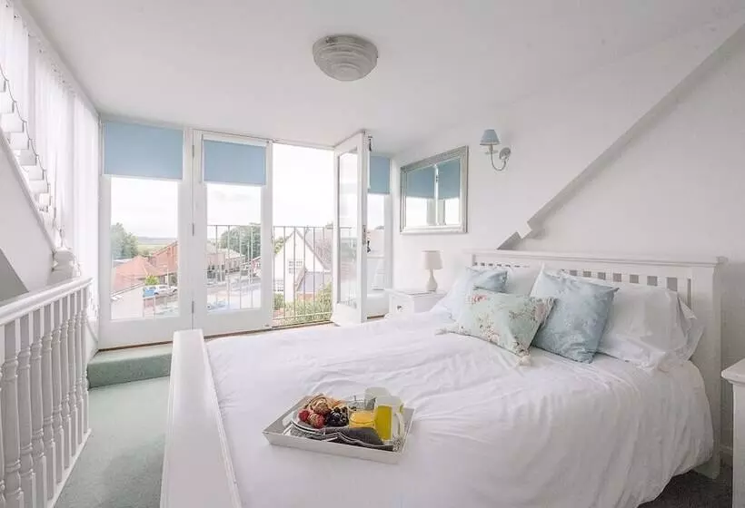 Longshore, Aldeburgh