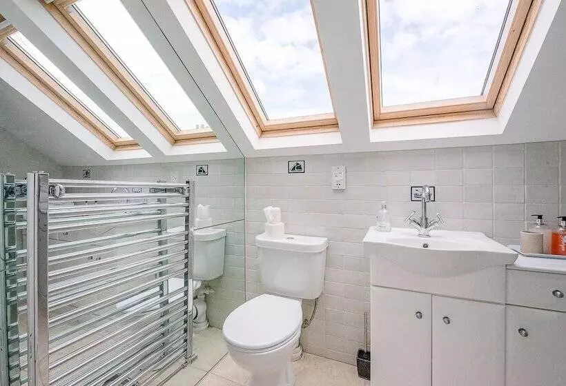 Longshore, Aldeburgh