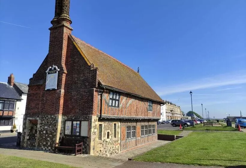 Longshore, Aldeburgh