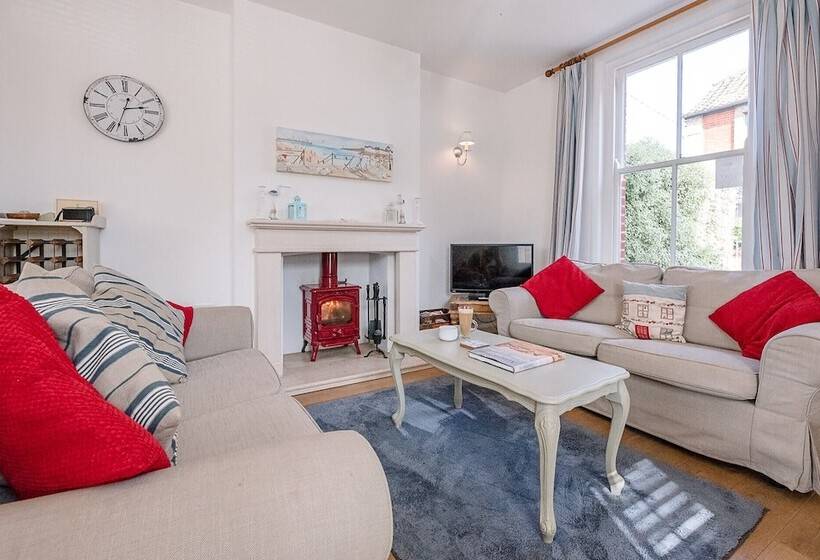 Longshore, Aldeburgh