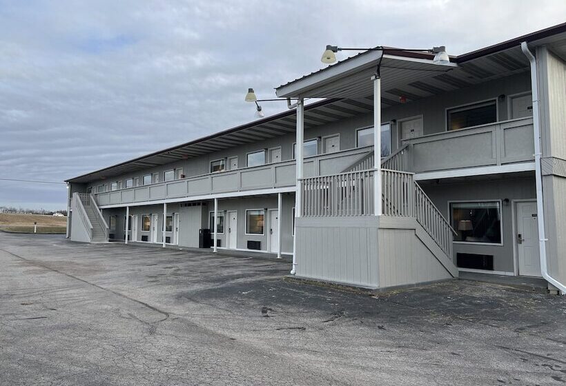 Мотель Maple Tree Inn