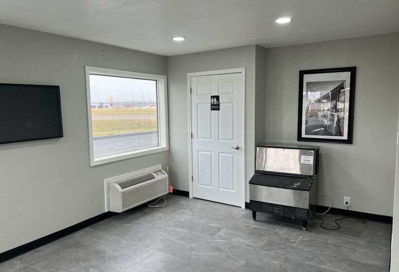 Мотель Maple Tree Inn