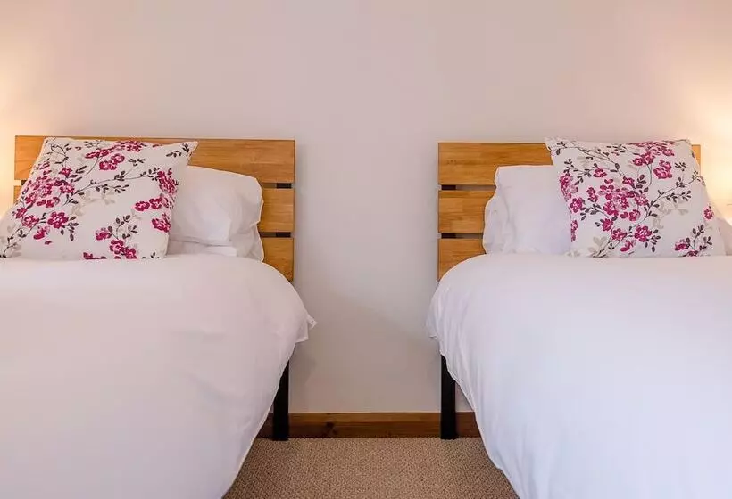 North Cottage, Alderton