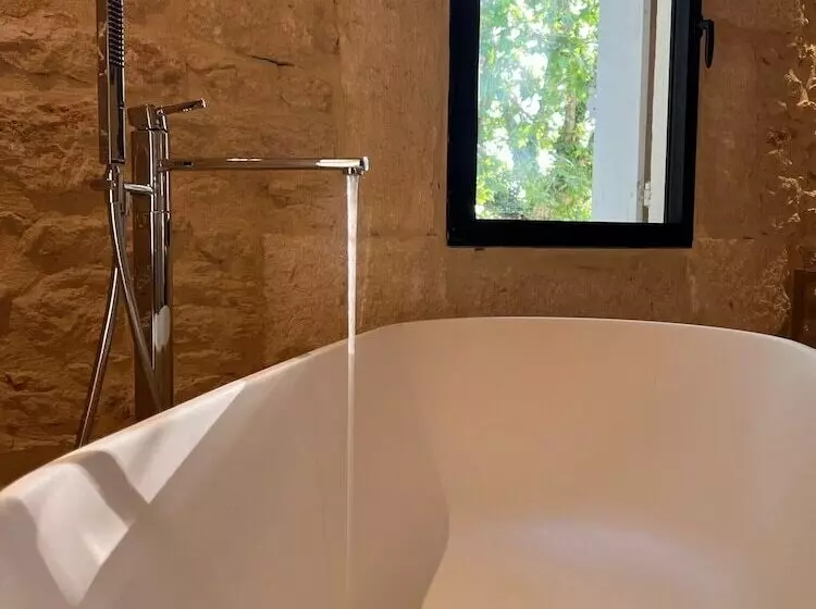 Majatalo Domaine De La Trinité