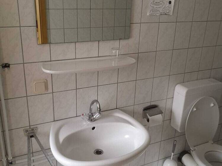 ペンション Gästehaus Und Fitness Haus Bergquell