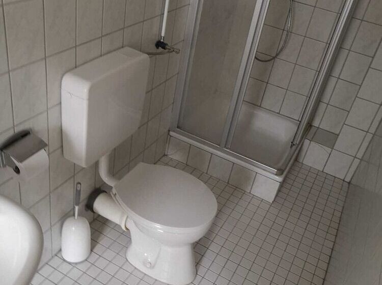 ペンション Gästehaus Und Fitness Haus Bergquell