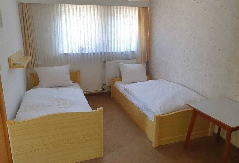 ペンション Gästehaus Und Fitness Haus Bergquell