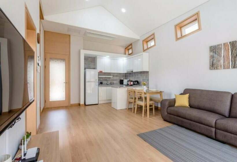 Pensão Taean Ocean Terrace Pool Villa