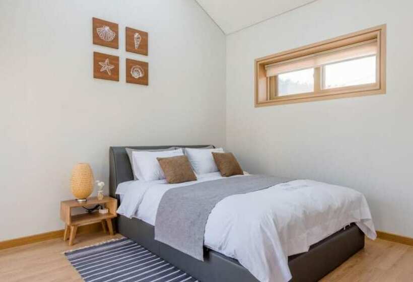 Pensão Taean Ocean Terrace Pool Villa