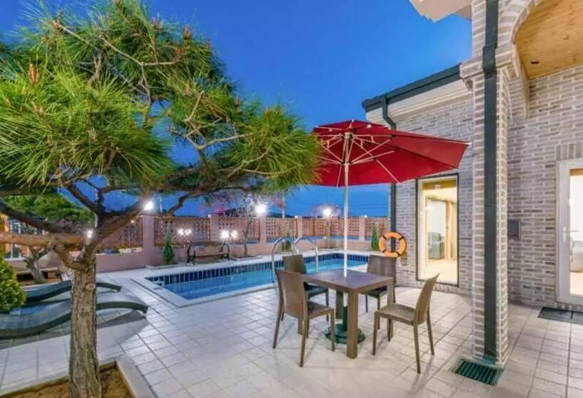 ペンション Taean Ocean Terrace Pool Villa
