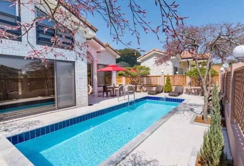 ペンション Taean Ocean Terrace Pool Villa