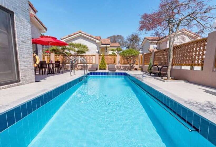 Pensão Taean Ocean Terrace Pool Villa