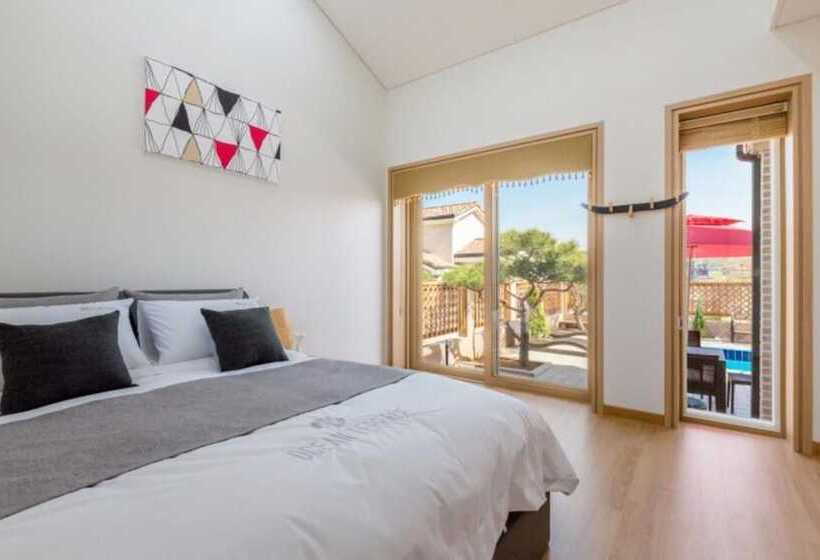 Pensão Taean Ocean Terrace Pool Villa