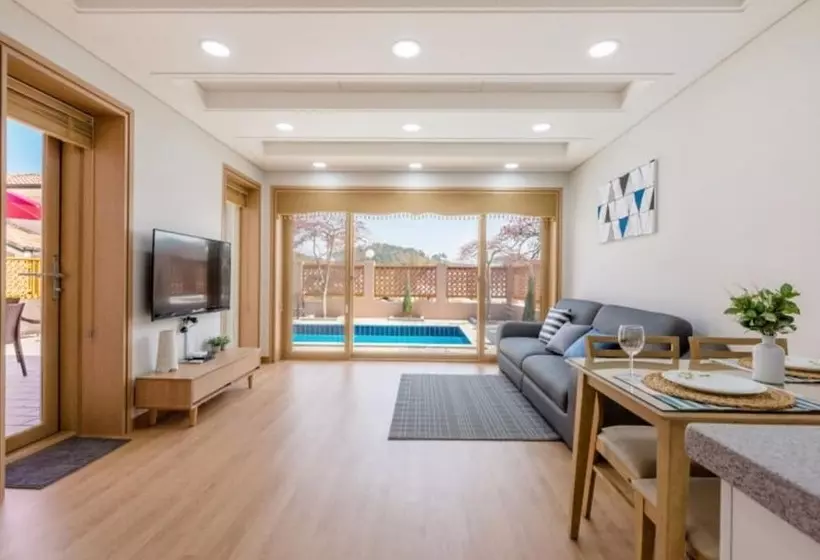 ペンション Taean Ocean Terrace Pool Villa