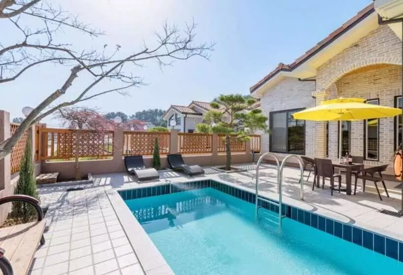 ペンション Taean Ocean Terrace Pool Villa
