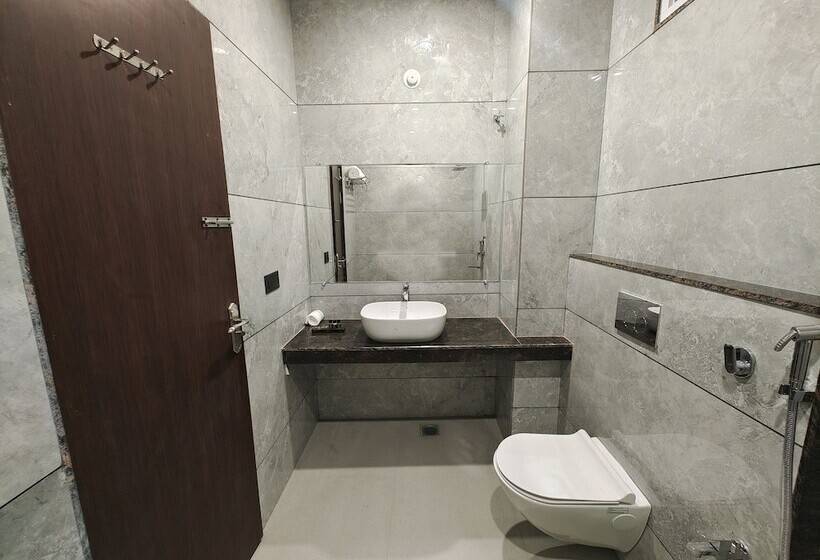 Radha Residency By Shrigo Hotels