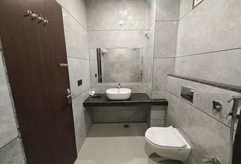Radha Residency By Shrigo Hotels
