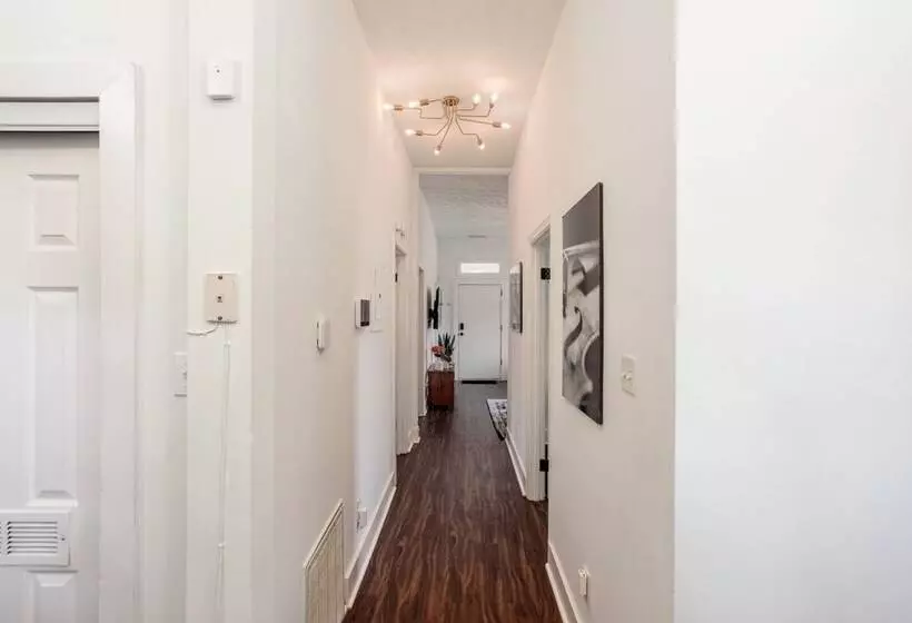 اقامتگاه Unique Mid Century Home Near Atl Airport
