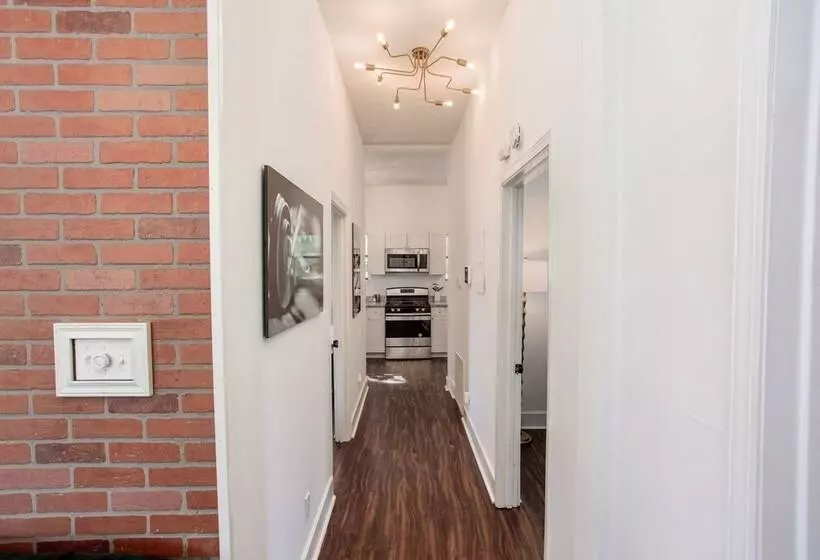 اقامتگاه Unique Mid Century Home Near Atl Airport