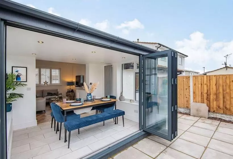 Stunning Cottage With Hot Tub, North Wales Coast