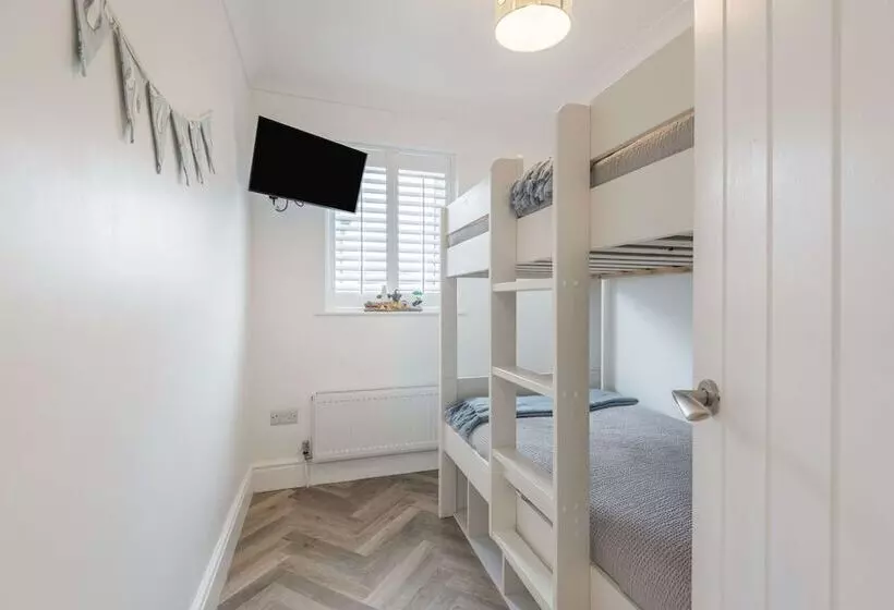 Stunning Cottage With Hot Tub, North Wales Coast