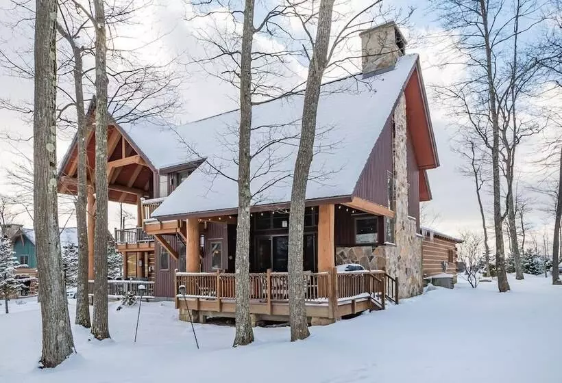 Summit Lodge