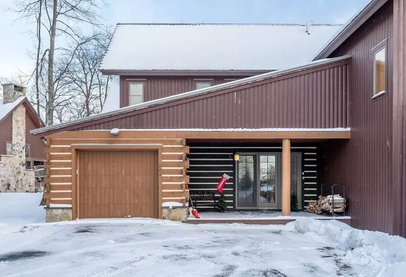 Summit Lodge