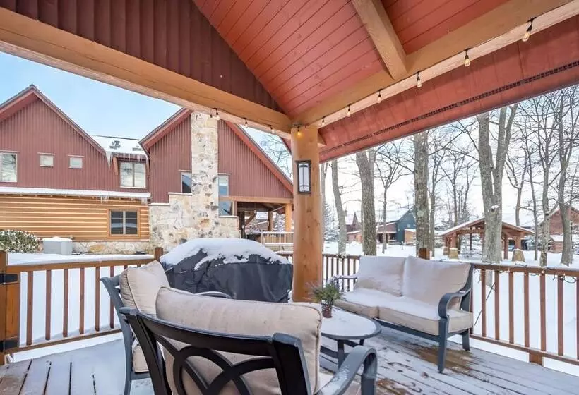 Summit Lodge