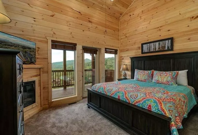 Sunset Vista   4 Bedrooms, 4 Baths, Sleeps 12 4 Cabin By Redawning