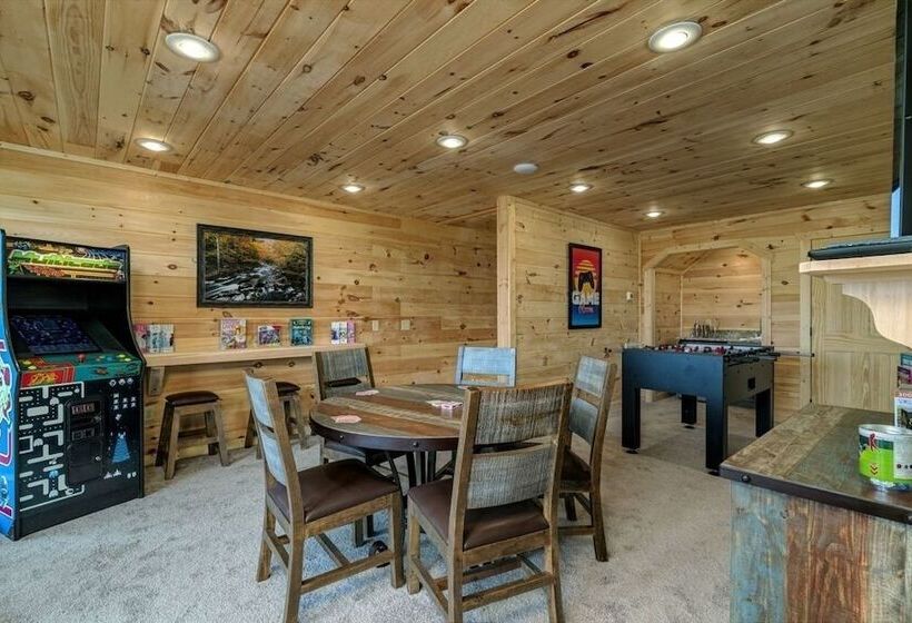 Sunset Vista   4 Bedrooms, 4 Baths, Sleeps 12 4 Cabin By Redawning