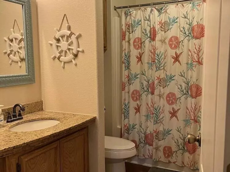 Candlelight Cottages By The Beach