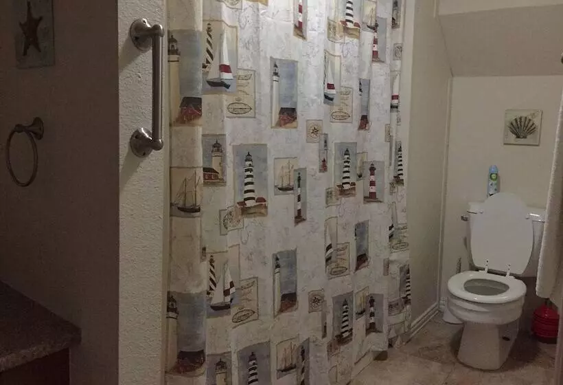 Candlelight Cottages By The Beach