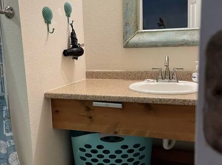 Candlelight Cottages By The Beach