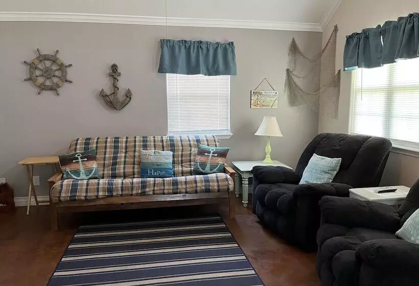 Candlelight Cottages By The Beach