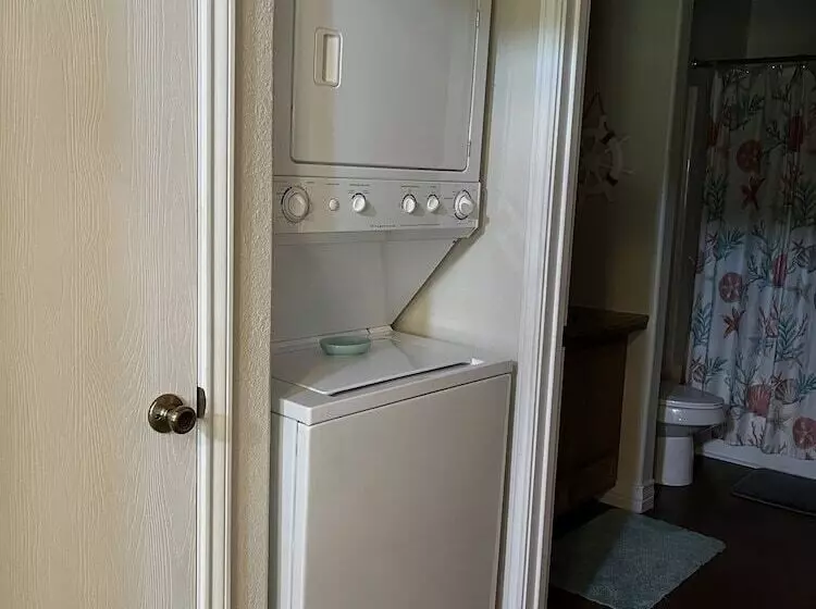 Candlelight Cottages By The Beach