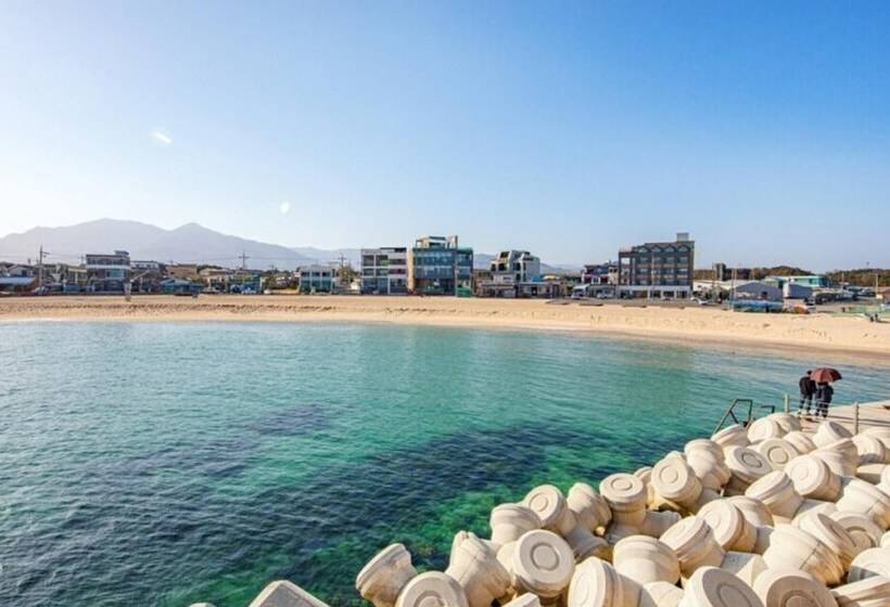 Goseong Badasga Per Osyeonbyu Pension