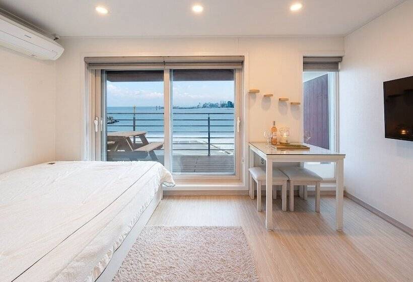 Goseong Badasga Per Osyeonbyu Pension